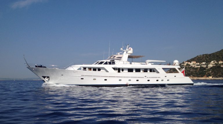 Luxury yacht for Charter | India by Benetti