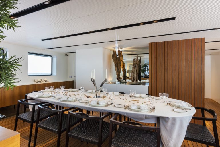 dining table | OUT