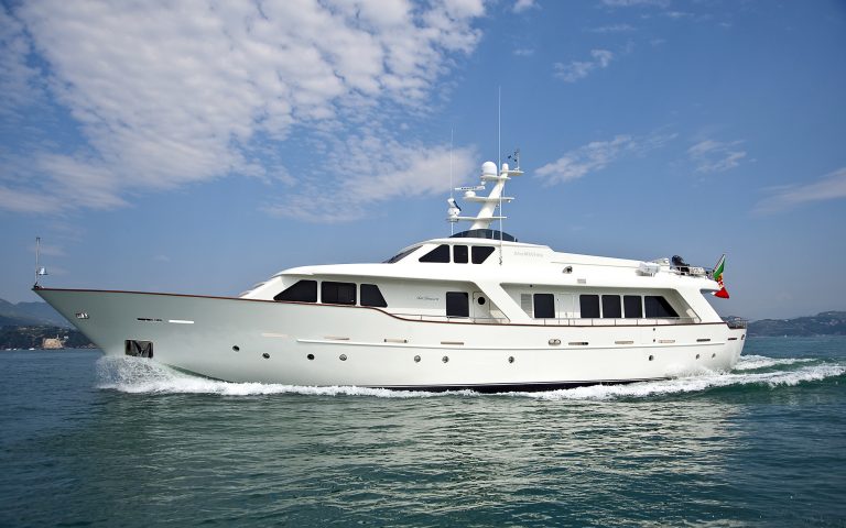 Luxury yacht for Charter | MRS. WHITE by Benetti