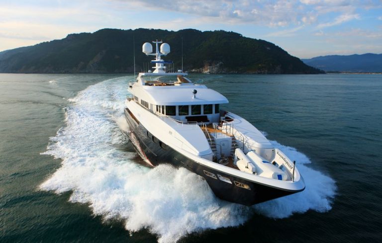 Bow at Cruise | Zaliv III