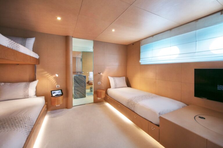 BM twin cabin 2 + pulman bed | BLUE MAGIC